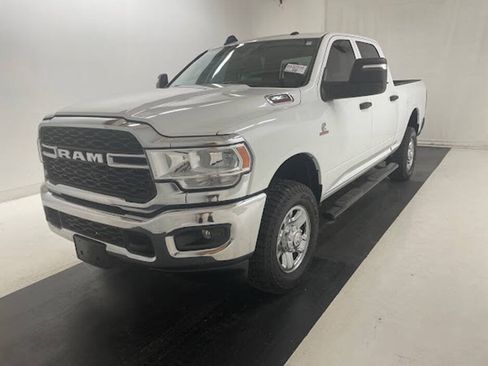 Used 2023 RAM 2500 Tradesman w/ Chrome Appearance Group AWD/4WD image 3