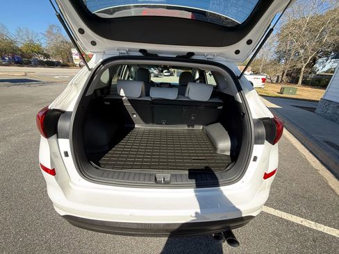 Used 2019 Hyundai Tucson SE image 9