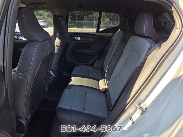 Used 2024 Volvo XC40 B5 Core AWD/4WD image 10