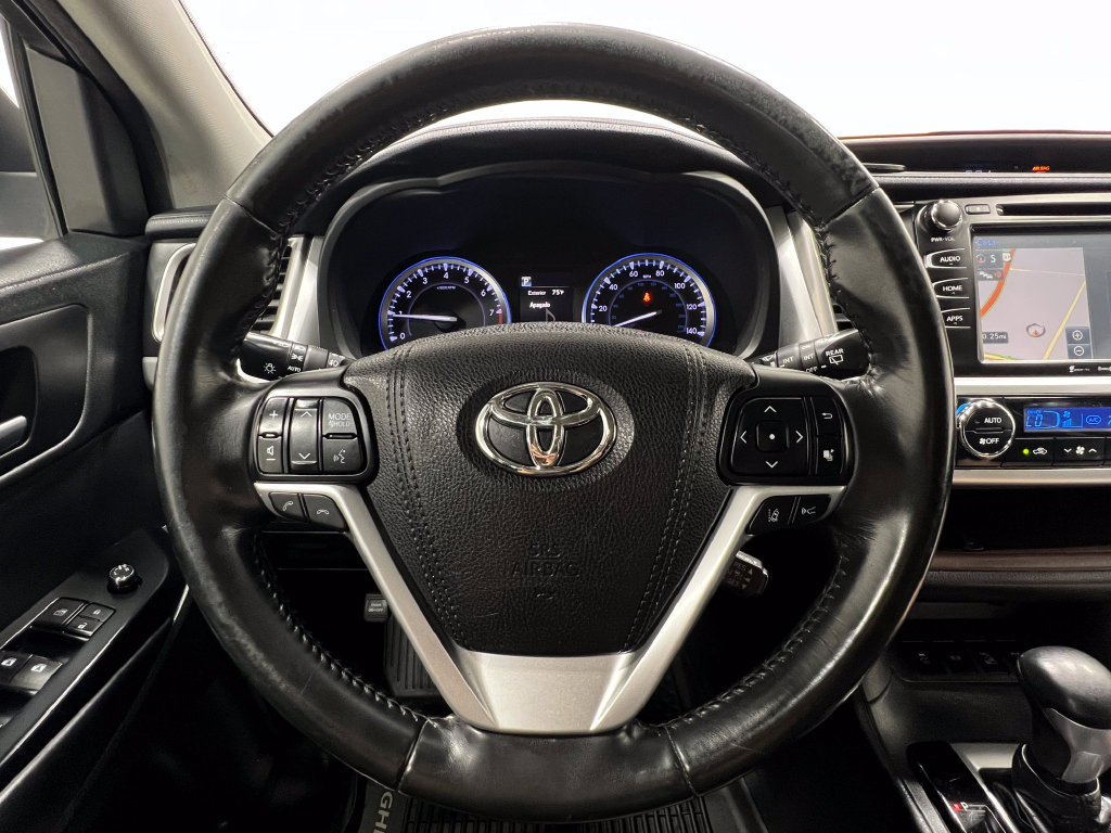Used 2018 Toyota Highlander XLE AWD/4WD image 22