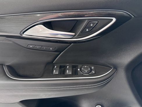Certified 2023 Buick Envision Essence AWD/4WD image 25