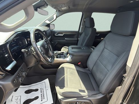 Used 2022 Chevrolet Silverado 1500 LT Trail Boss w/ Convenience Package II AWD/4WD image 18