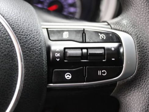 Used 2022 Kia K5 LXS image 17