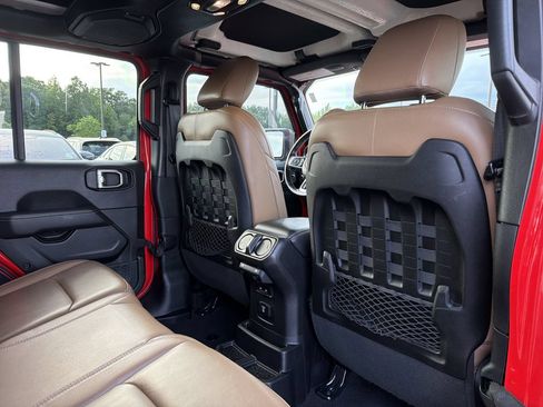 Used 2021 Jeep Wrangler Unlimited Rubicon AWD/4WD image 16