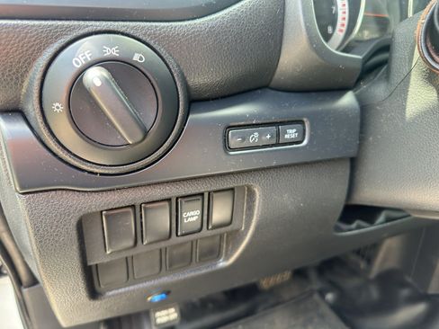 Used 2019 Nissan Titan S w/ S Utility Package RWD image 18