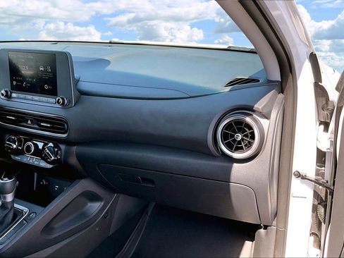 Used 2023 Hyundai Kona SE AWD/4WD image 28