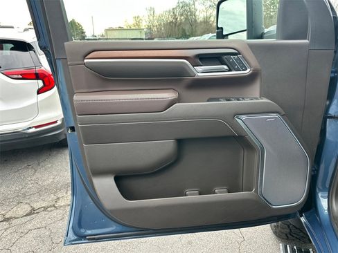 Used 2024 GMC Sierra 2500 Denali w/ Denali Reserve Package image 11