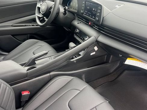 New 2026 Hyundai Elantra SEL Sport FWD image 14