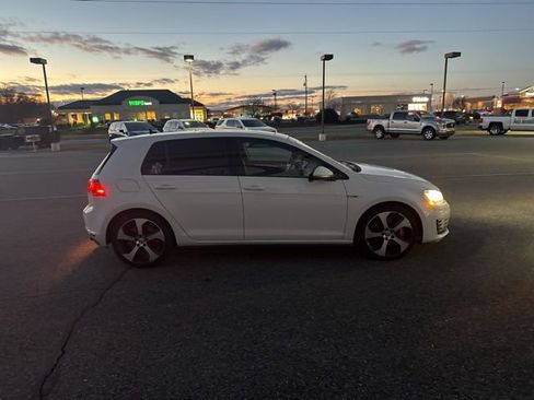 Used 2017 Volkswagen GTI Autobahn image 8