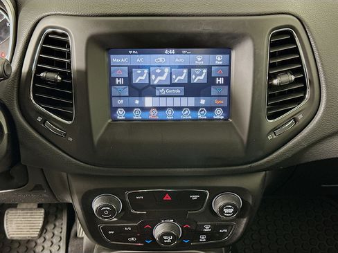 Used 2018 Jeep Compass Latitude w/ Popular Equipment Group image 22