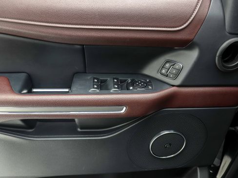 Used 2023 Ford Expedition Max Limited image 34