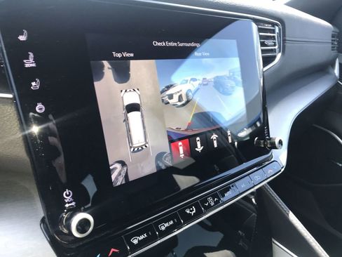 Used 2024 Jeep Wagoneer Series II w/ Convenience Group I image 17