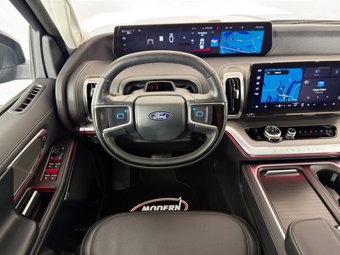 Used 2025 Ford Expedition Max Platinum AWD/4WD image 23