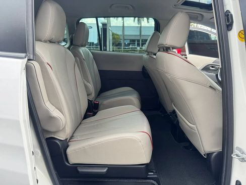 Used 2012 MAZDA MAZDA5 Grand Touring FWD image 31