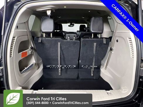 Used 2024 Chrysler Pacifica Touring-L image 14