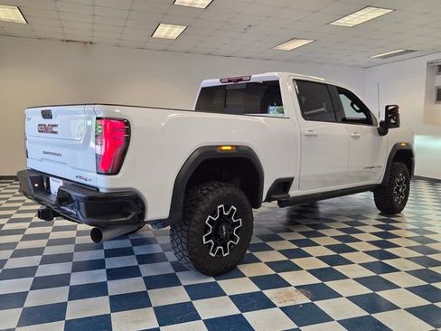 Used 2024 GMC Sierra 2500 AT4X AWD/4WD image 8