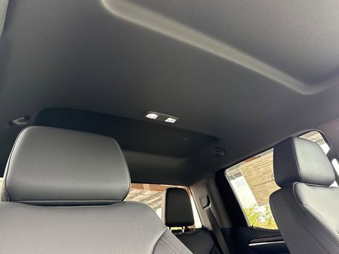 New 2026 GMC Sierra 1500 SLT image 17