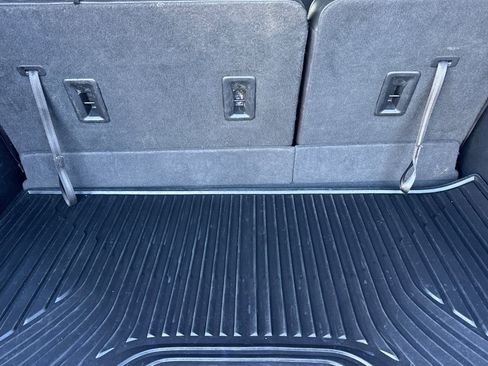 Used 2020 Chevrolet Traverse LT w/ LPO, Blackout Package image 18