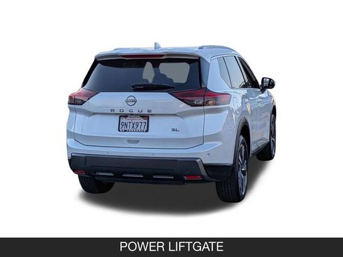 Certified 2025 Nissan Rogue SL FWD image 8