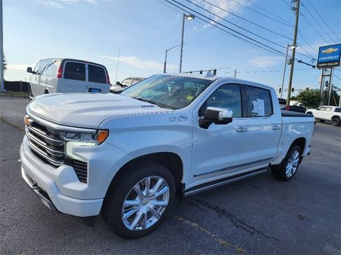 Used 2024 Chevrolet Silverado 1500 High Country w/ Technology Package image 3