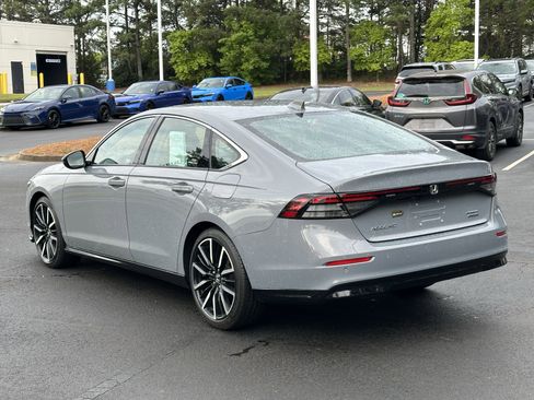 Used 2023 Honda Accord Touring image 11