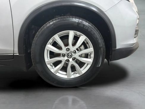 Used 2017 Nissan Rogue SV FWD image 24