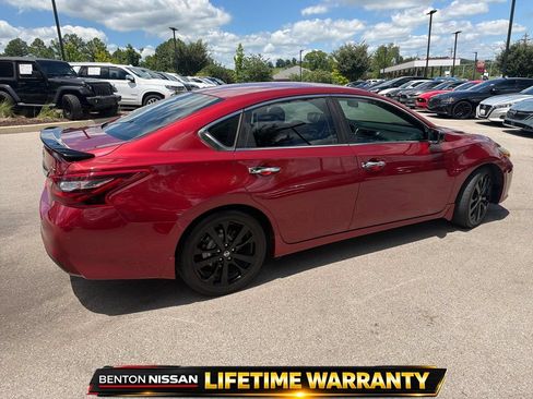 Used 2017 Nissan Altima 2.5 SR w/ Midnight Edition Package FWD image 8