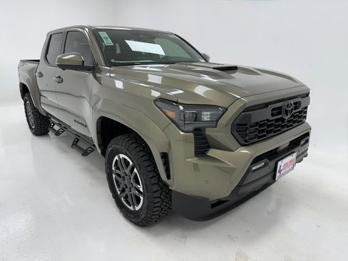 New 2025 Toyota Tacoma TRD Sport w/ TRD Sport Premium Package image 2
