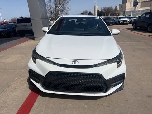 Used 2020 Toyota Corolla SE w/ SE Premium Package image 4