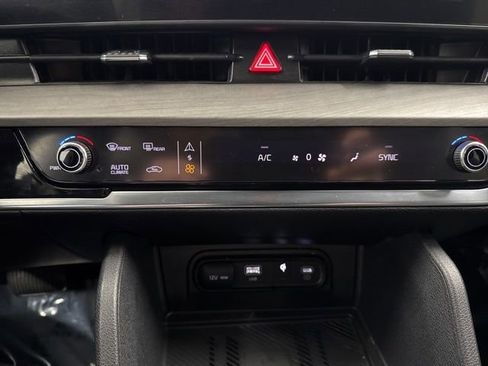 Used 2023 Kia Sportage X-Line w/ X-Line Premium Package AWD/4WD image 37