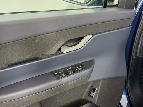 Used 2023 Fisker Ocean Extreme image 17