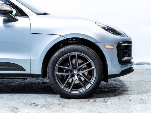 Certified 2026 Porsche Macan AWD/4WD image 12