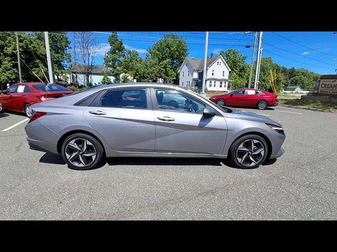 Certified 2023 Hyundai Elantra SEL w/ Convenience Package FWD image 9