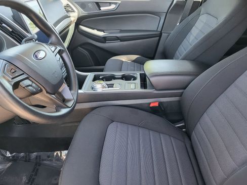 Used 2024 Ford Edge SE image 25