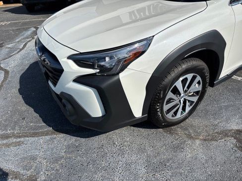 Certified 2025 Subaru Outback Premium AWD/4WD image 8