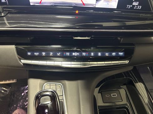 Used 2023 Cadillac Escalade ESV V AWD/4WD image 30
