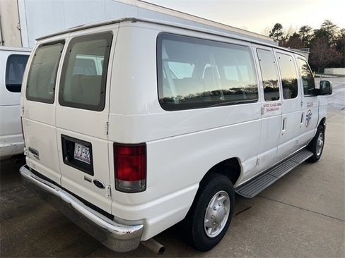 Used 2013 Ford E-350 and Econoline 350 XLT image 5
