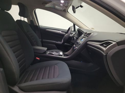Used 2018 Ford Fusion SE FWD image 21