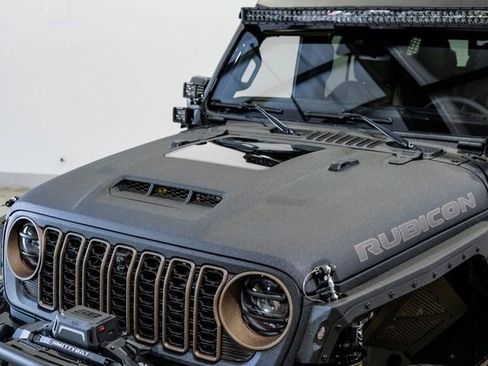 Used 2025 Jeep Gladiator Rubicon w/ Safety Group image 2