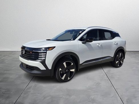 Used 2026 Nissan Kicks SR image 2