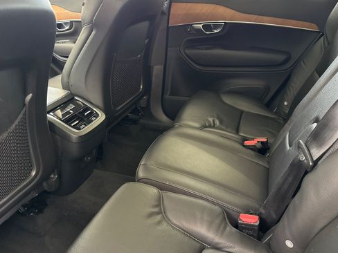Used 2021 Volvo XC90 T5 Momentum AWD/4WD image 15