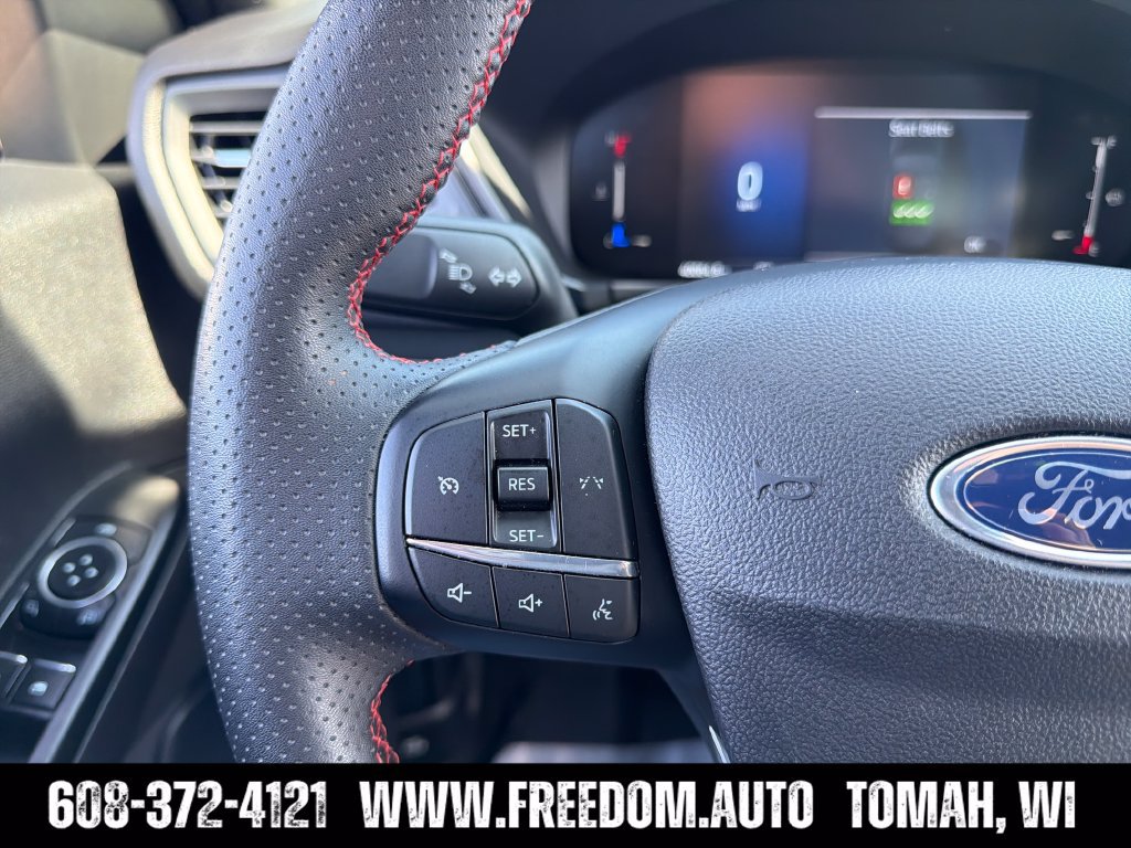 Used 2025 Ford Escape ST-Line Select AWD/4WD image 16