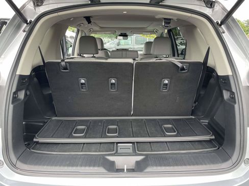 Used 2025 Honda Pilot Touring image 10