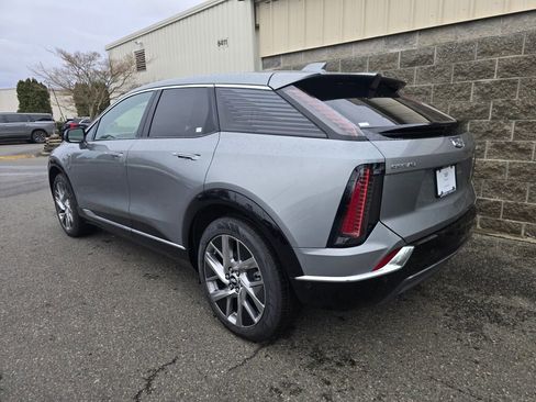 New 2026 Cadillac Optiq Luxury 2 image 4