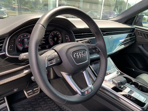 Used 2023 Audi SQ8 Premium Plus w/ SQ8 Luxury Package AWD/4WD image 4