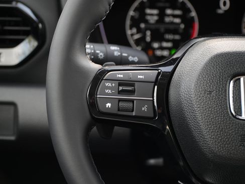 New 2025 Honda Pilot Touring image 24