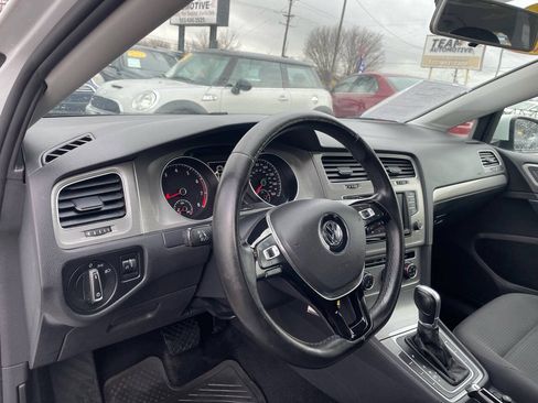 Used 2016 Volkswagen Golf S FWD image 22