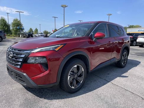 Used 2025 Nissan Rogue SV AWD/4WD image 9