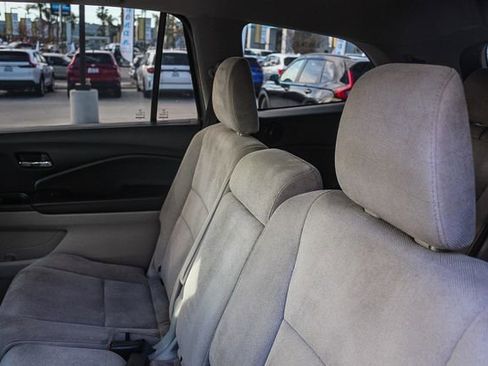 Used 2021 Honda Pilot EX image 24