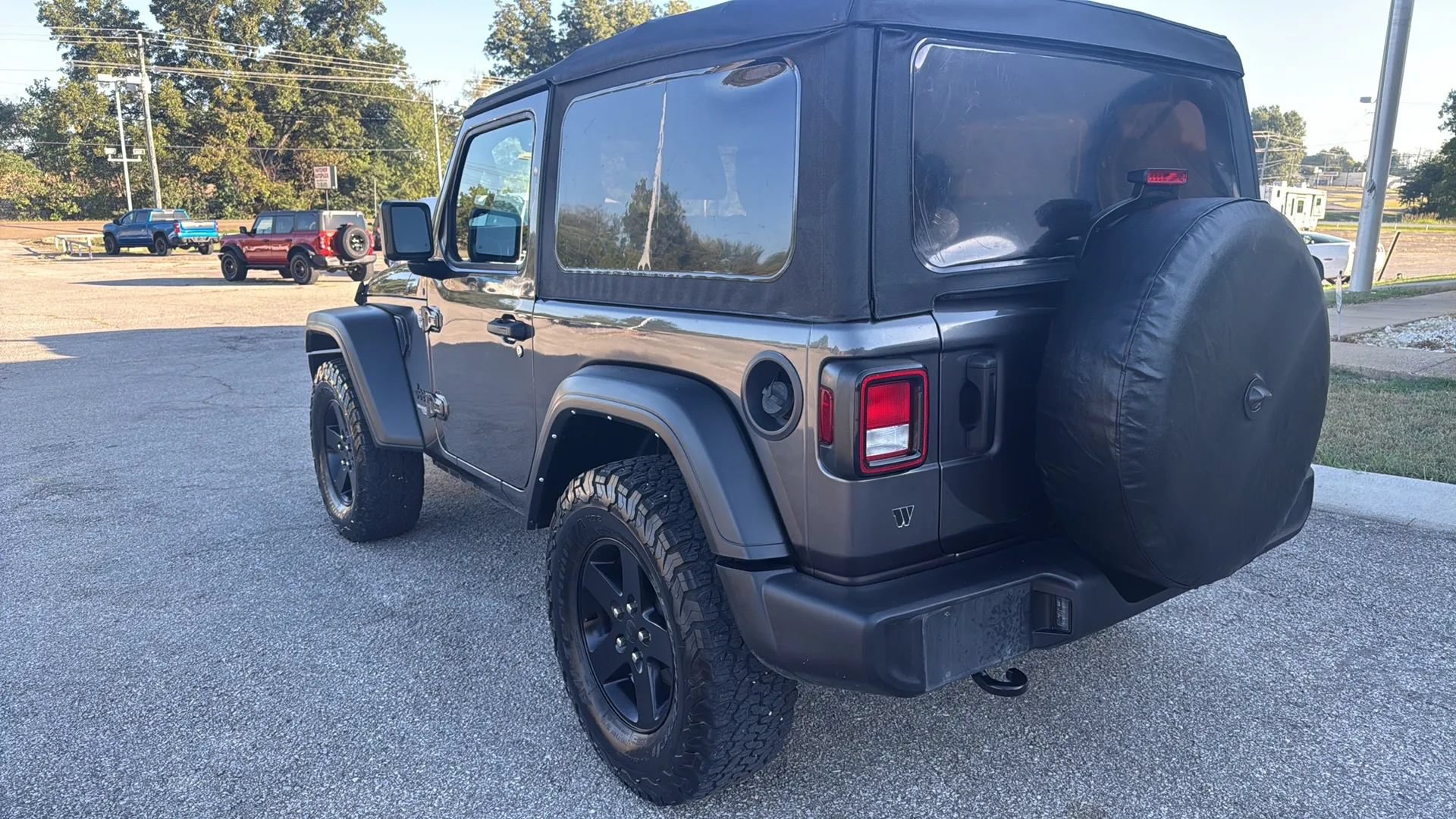 Used 2021 Jeep Wrangler Sport AWD/4WD image 7
